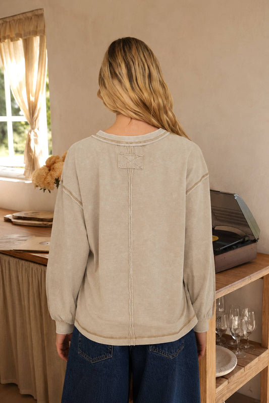 SEAM DETAIL LONG SLEEVE KNIT TOP