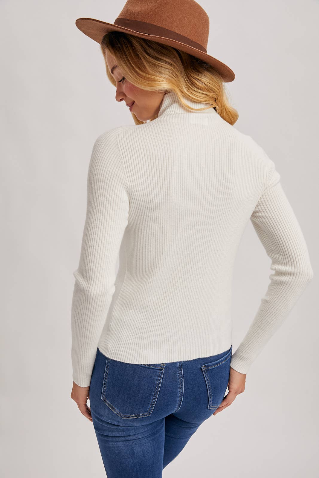 MOCK NECK RIBBED KNIT TOP